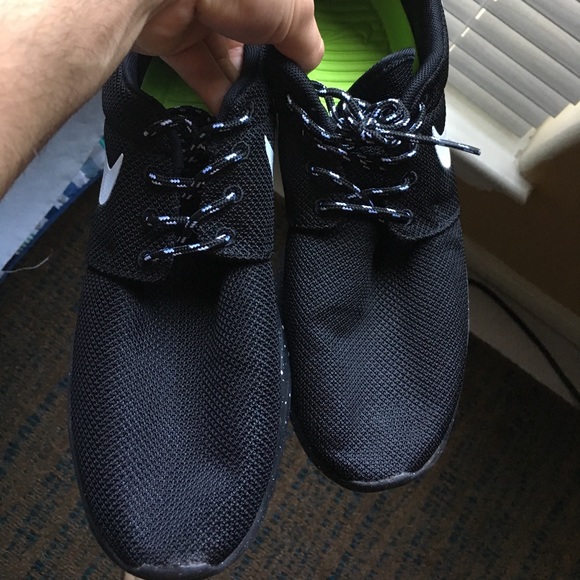 Nike Other - nike roshe run size 9