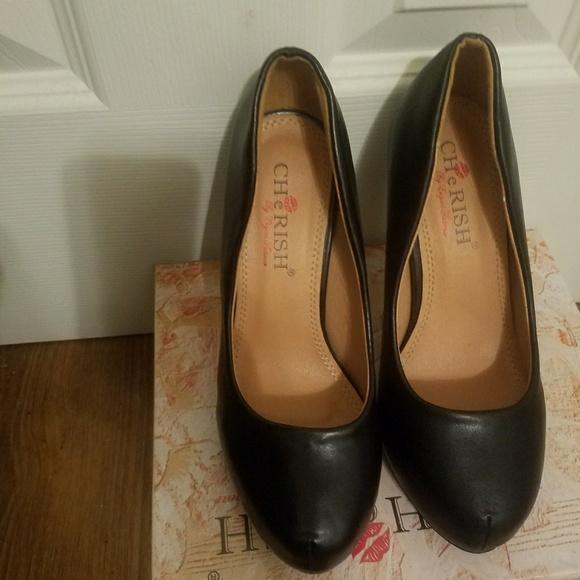 Heels - Picture 1 of 3