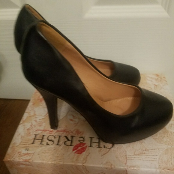 Heels - Picture 2 of 3