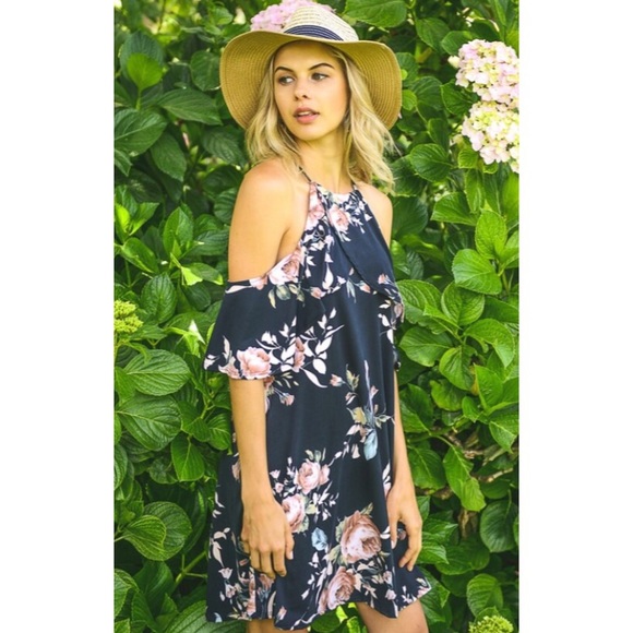 Boutique Dresses & Skirts - ❗️CLEARANCE❗️Black Floral ColdShoulder Dress S M L