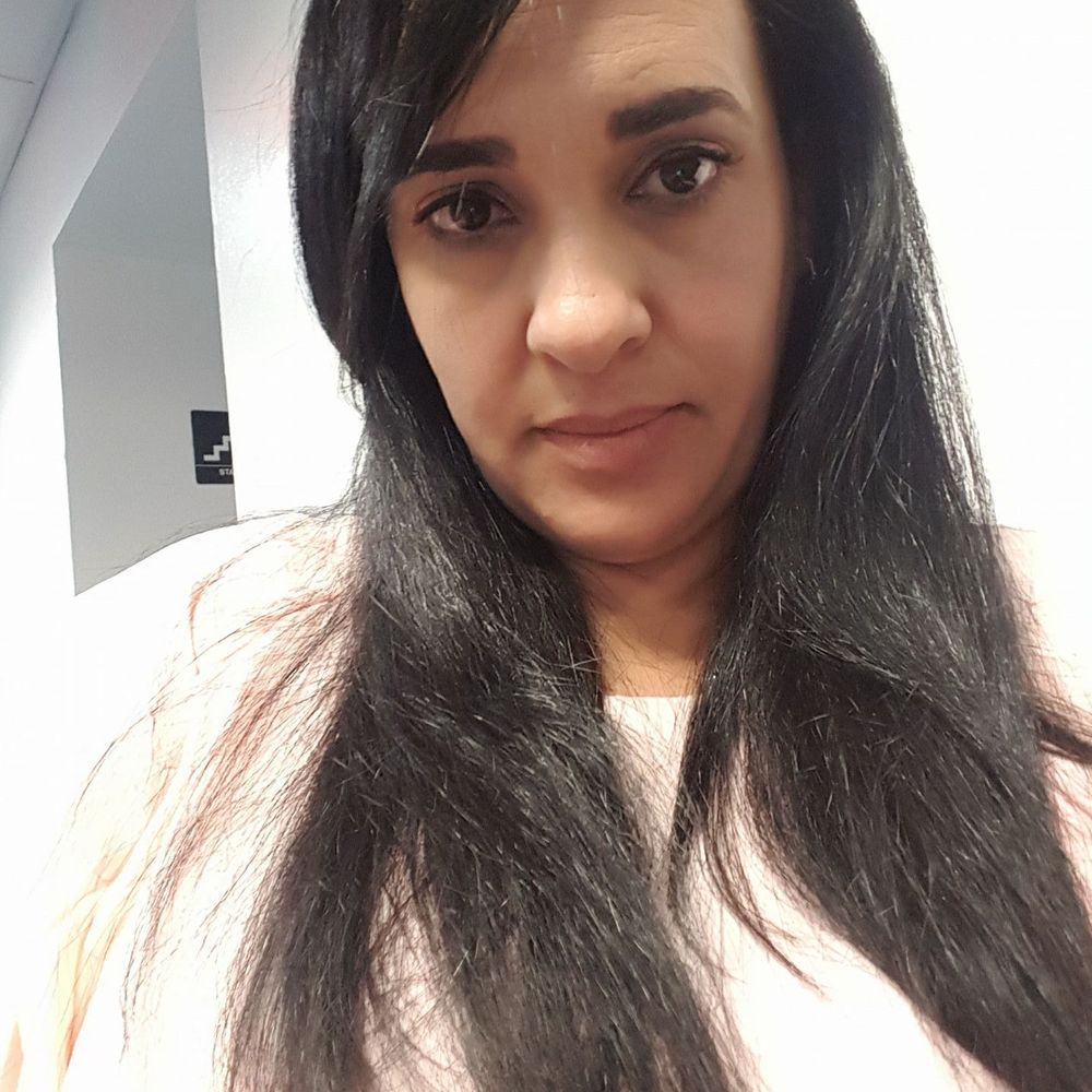 Meet your Posher, Yamila