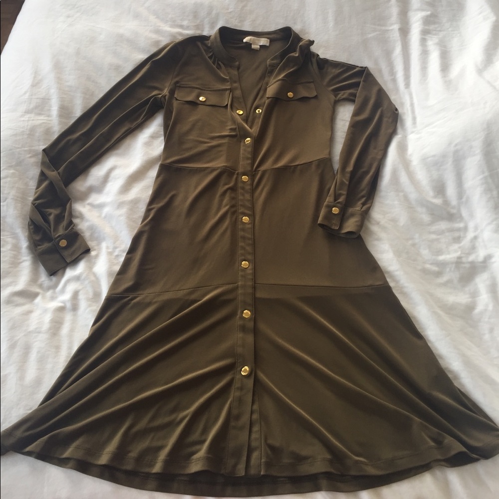 ✨MICHAEL KORS✨ olive matte jersey button up dress