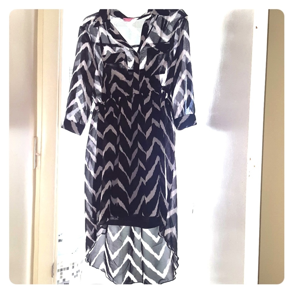 High-low black/white Dress.