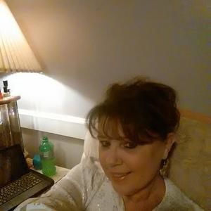 Meet your Posher, Connie