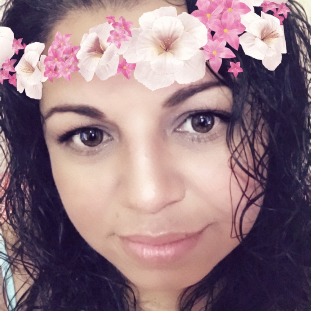 Meet your Posher, Yamileth