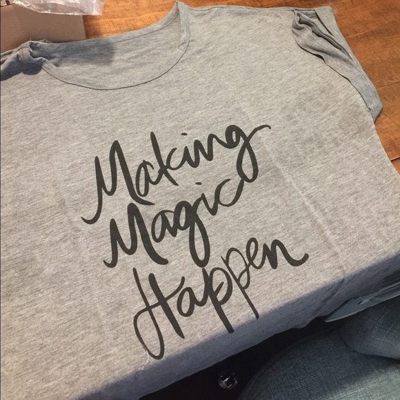 Magic tee - Picture 2 of 2