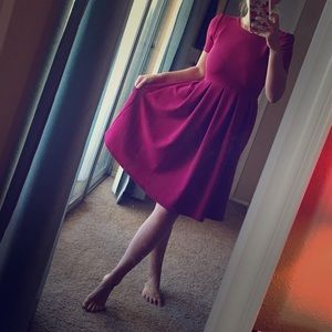 LuLaRoe berry colored Amelia dress with pockets