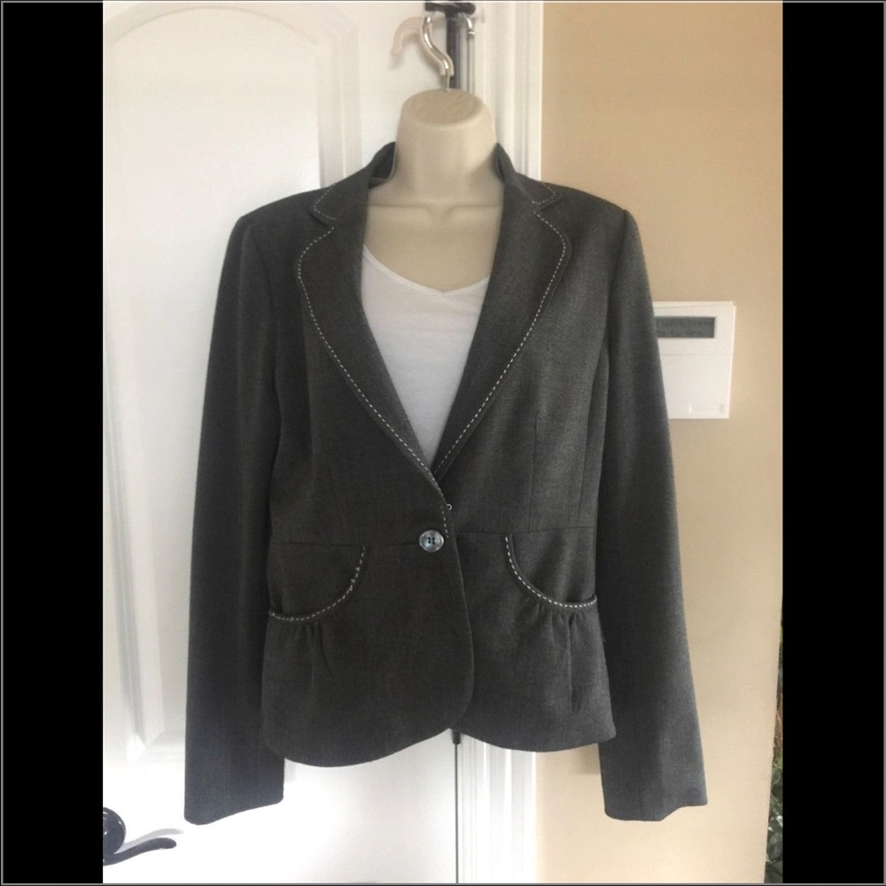 White House Black Market Sz 10 Gray Jacket & Pants