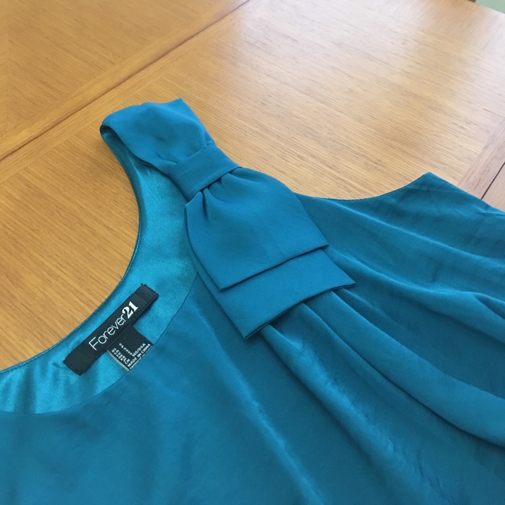 Teal Sleeveless Top w/ Bow