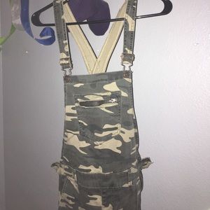 Forever 21 camo overalls