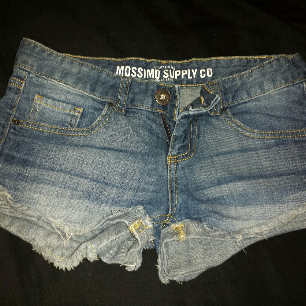 Mossimo shorts size 3 but fit more like a 5 or 6