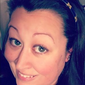 Meet your Posher, Niki