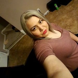 Meet your Posher, Daniela