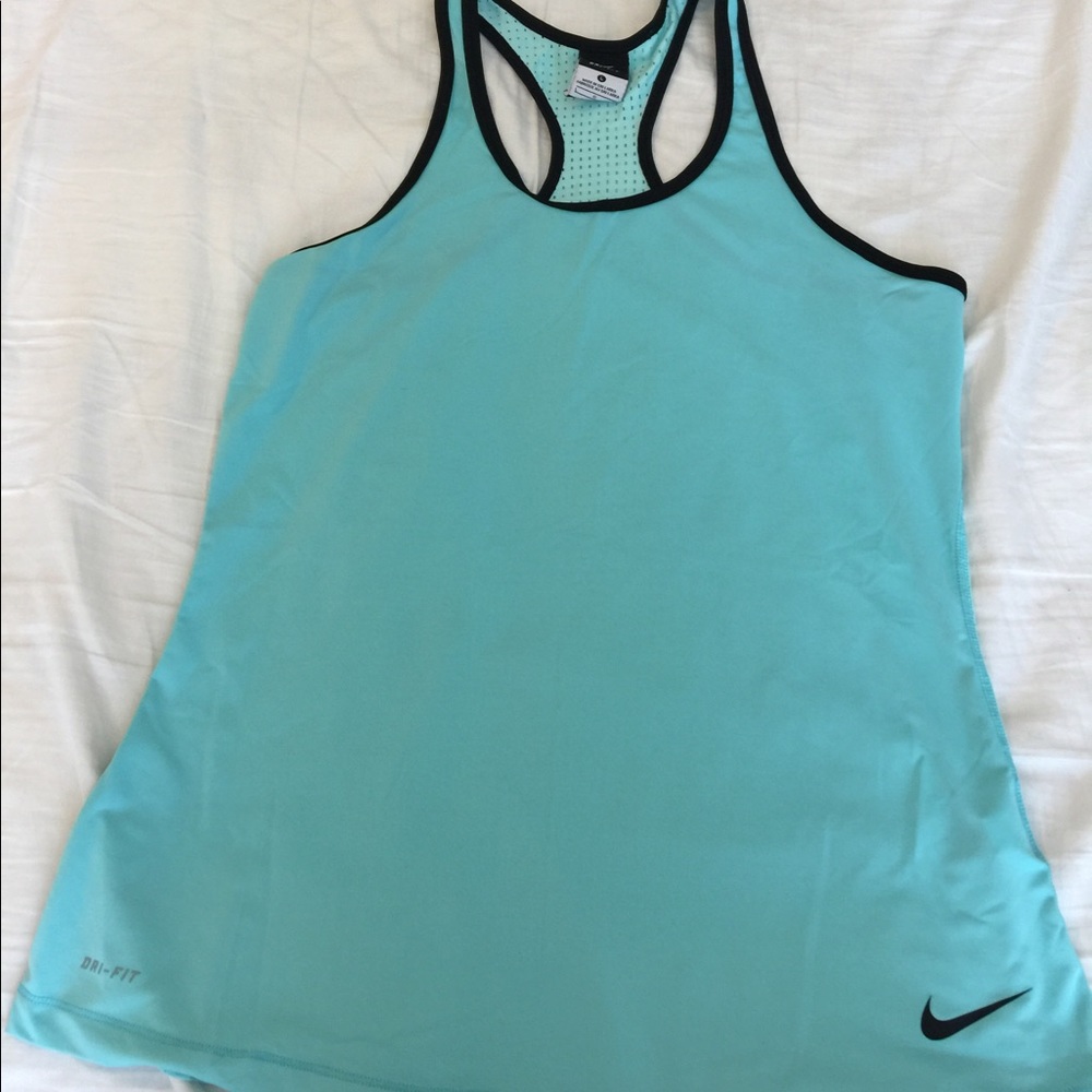 Nike top