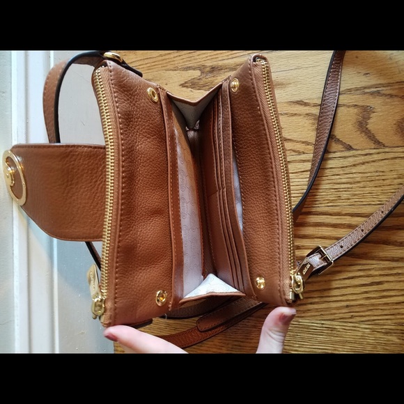 Michael Kors Fulton Cross Body Purse - Picture 2 of 4