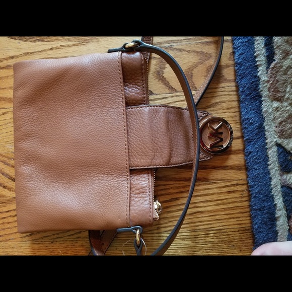 Michael Kors Fulton Cross Body Purse - Picture 3 of 4