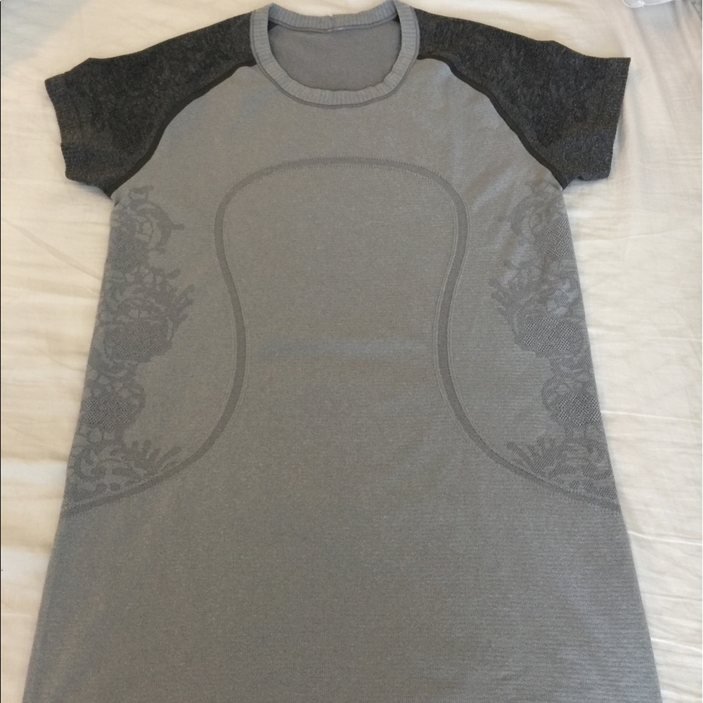 Lululemon top