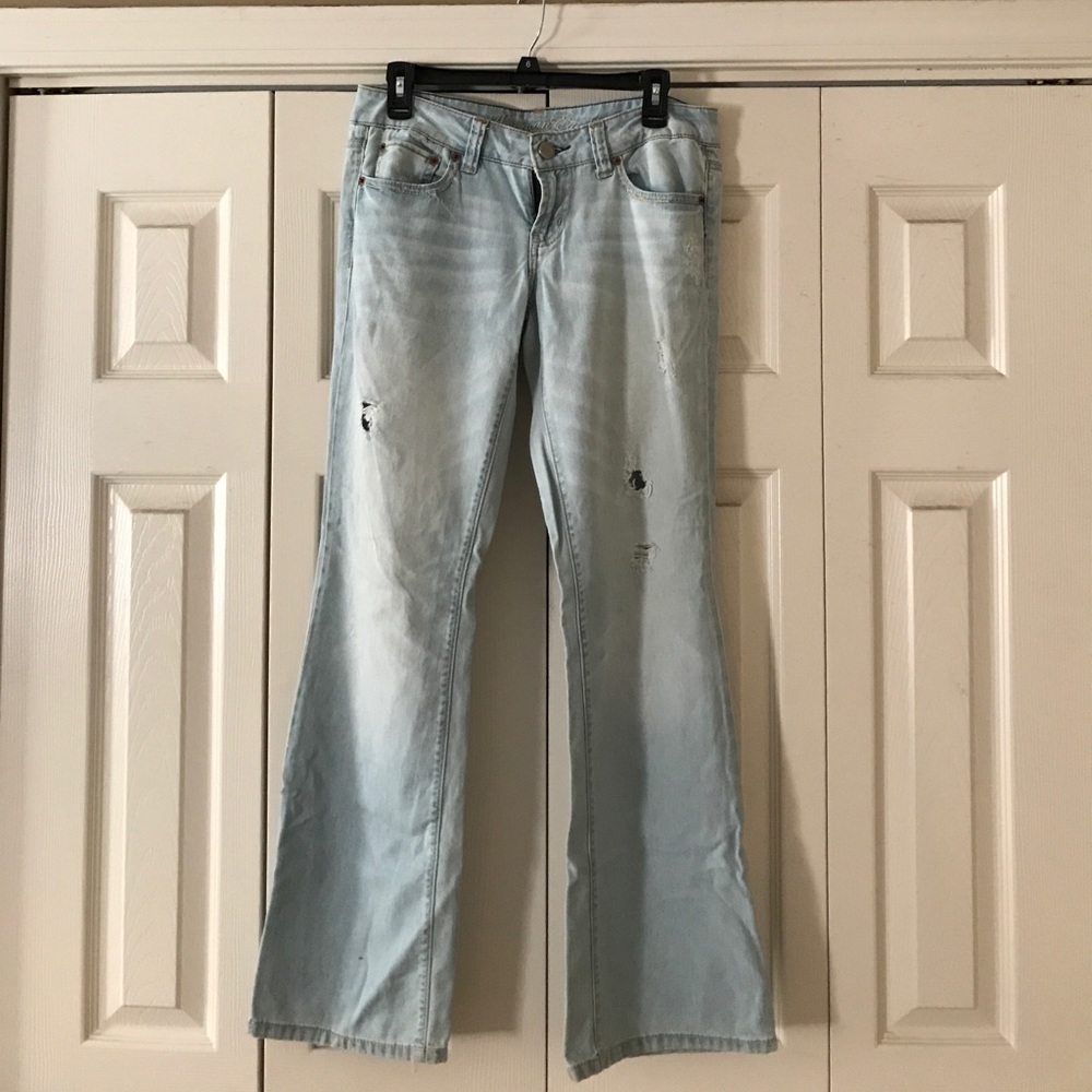 American Eagle Favorite Boyfriend Jeans (size 6)