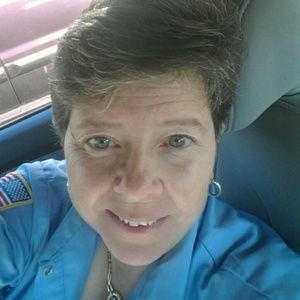 Meet your Posher, Claudia