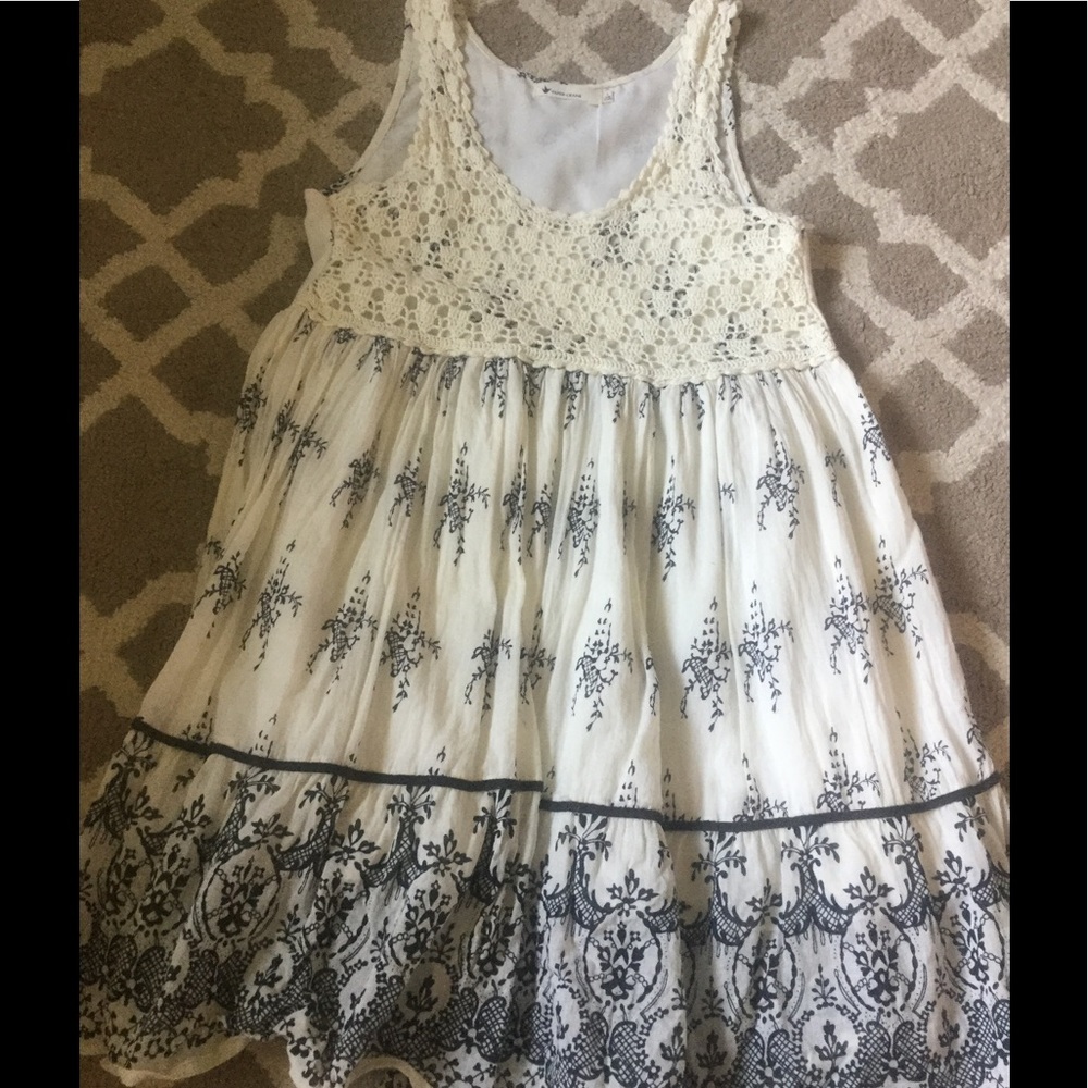 Cream & Black Sleeveless Top