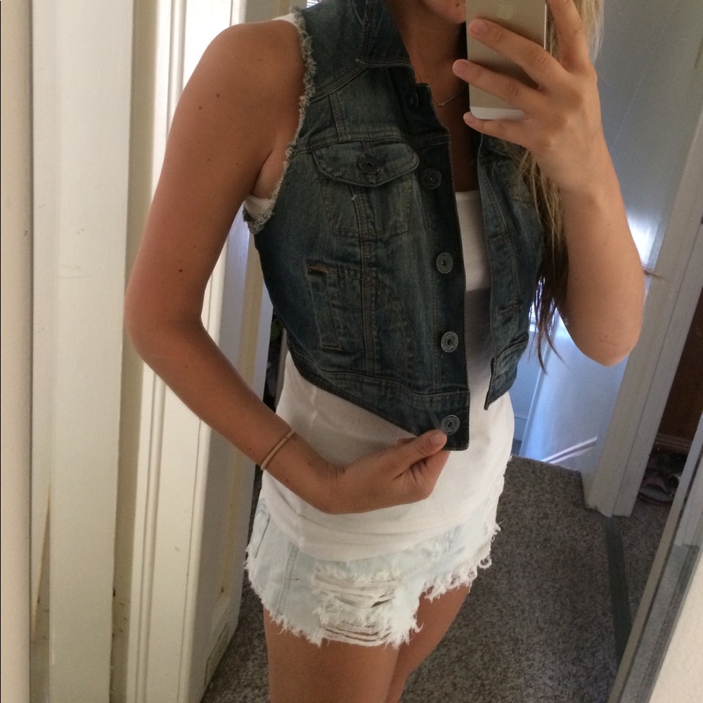 Cut off jean jacket
