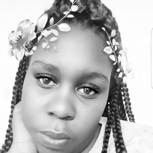 Meet your Posher, Yvette