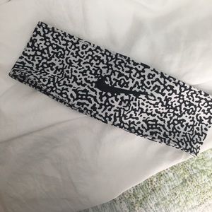 NIKE printed headband