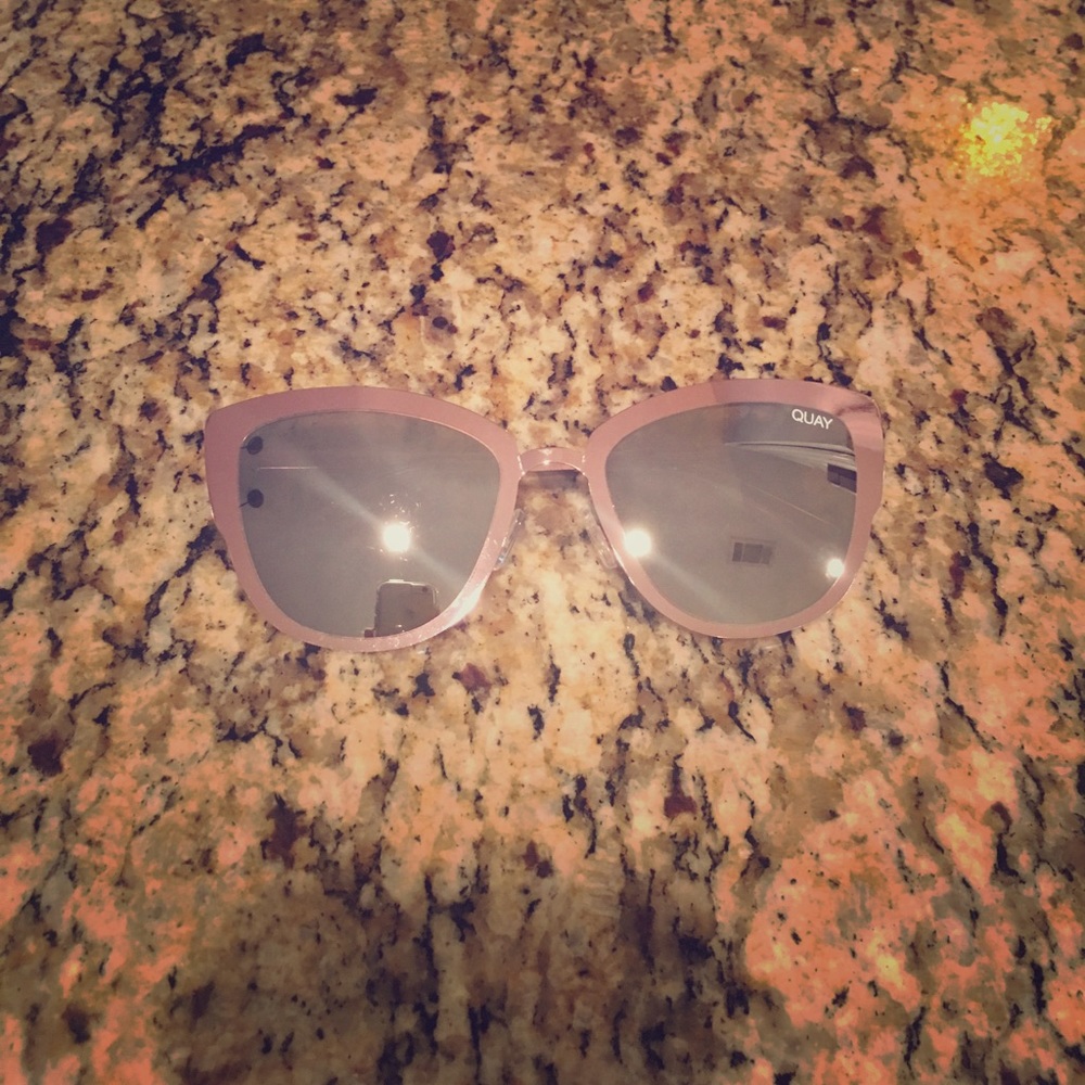 Quay Supergirl Sunglasses