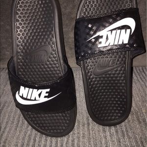 Nike slides size 7