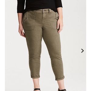 Torrid olive cropped soft pants. Size 22