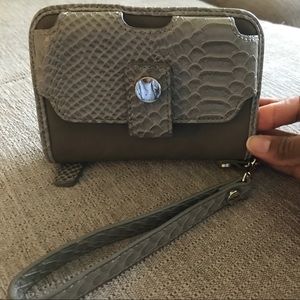 Small pleather wristlet