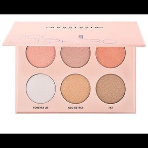 Anastasia Beverly Hills Nicole Guerriero Glow
