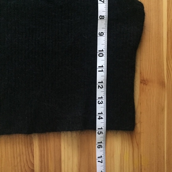 UNIF Cropped Sweater Tank Top - Picture 5 of 5