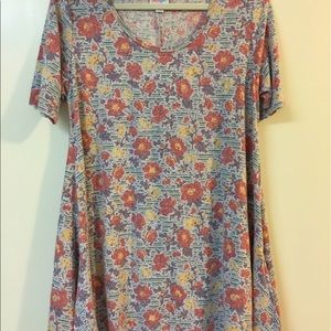LulaRoe Perfect T medium