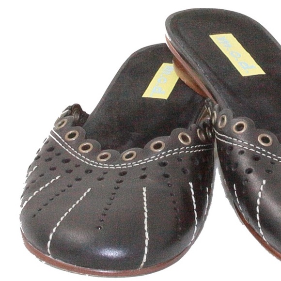 Retro Black Leather Shoes - Picture 3 of 3