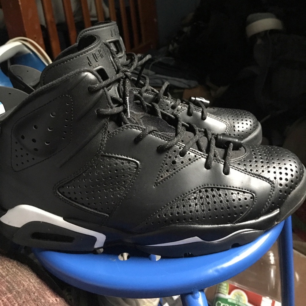 Black cat Air Jordan 6