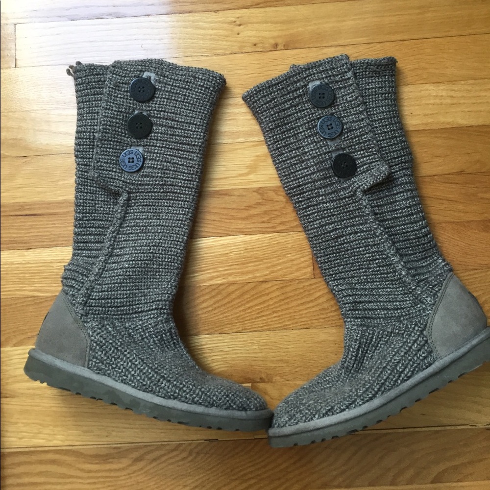 Authentic Classic Cardy Ugg Boots - Size US 8