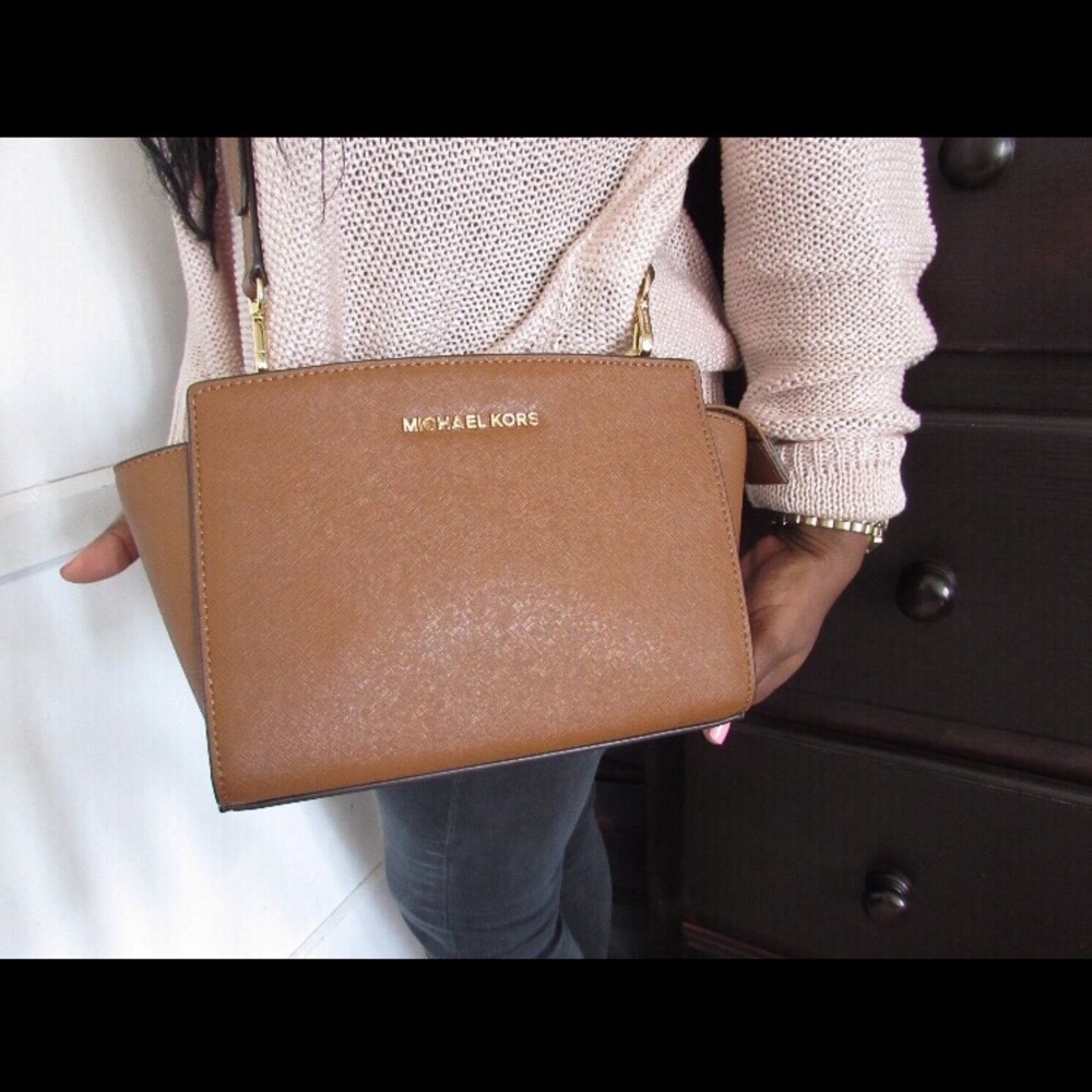 MICHAEL KORS MEDIUM SELMA CROSSBODY IN DARK KHAKI