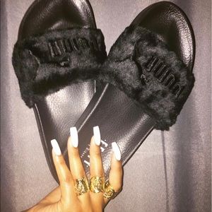 Fenty by Puma fur slide. Noir.