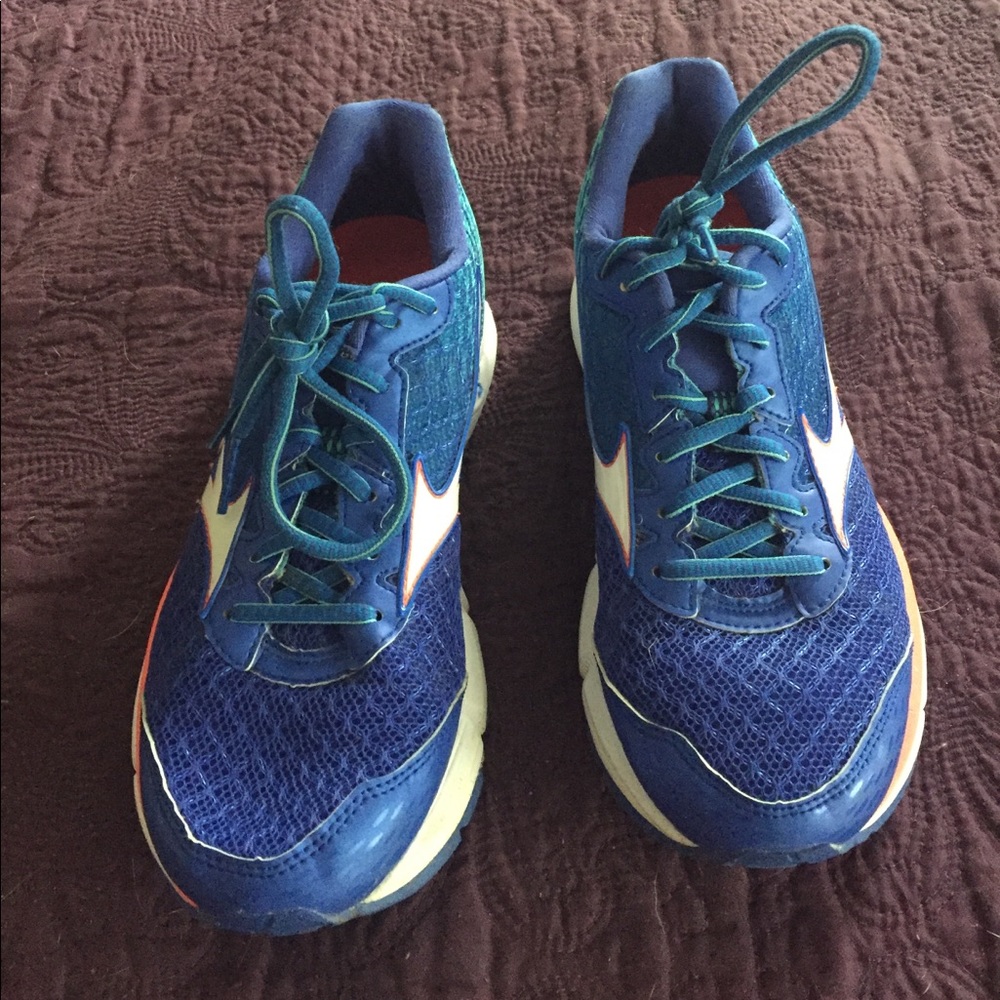 Mizuno running shoes