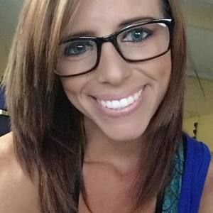 Meet your Posher, Elisa