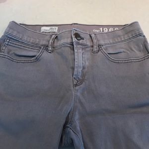 Bundle of 2 EUC Gap skinny jeans