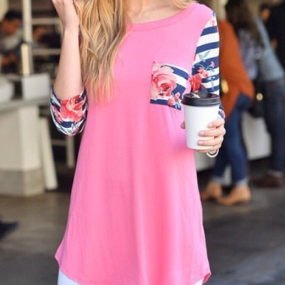 ⚡️FLASH MOVING SALE⚡️ 💕LAST ONE💕3/4 Sleeve Top - Picture 2 of 2