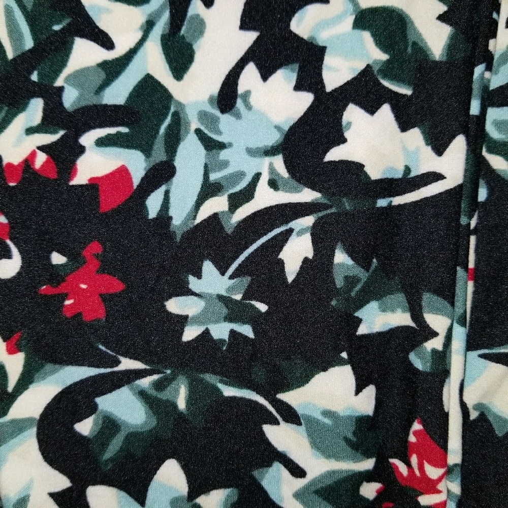 CLEAN OUT SALE!! OS LuLaRoe Floral Leggings