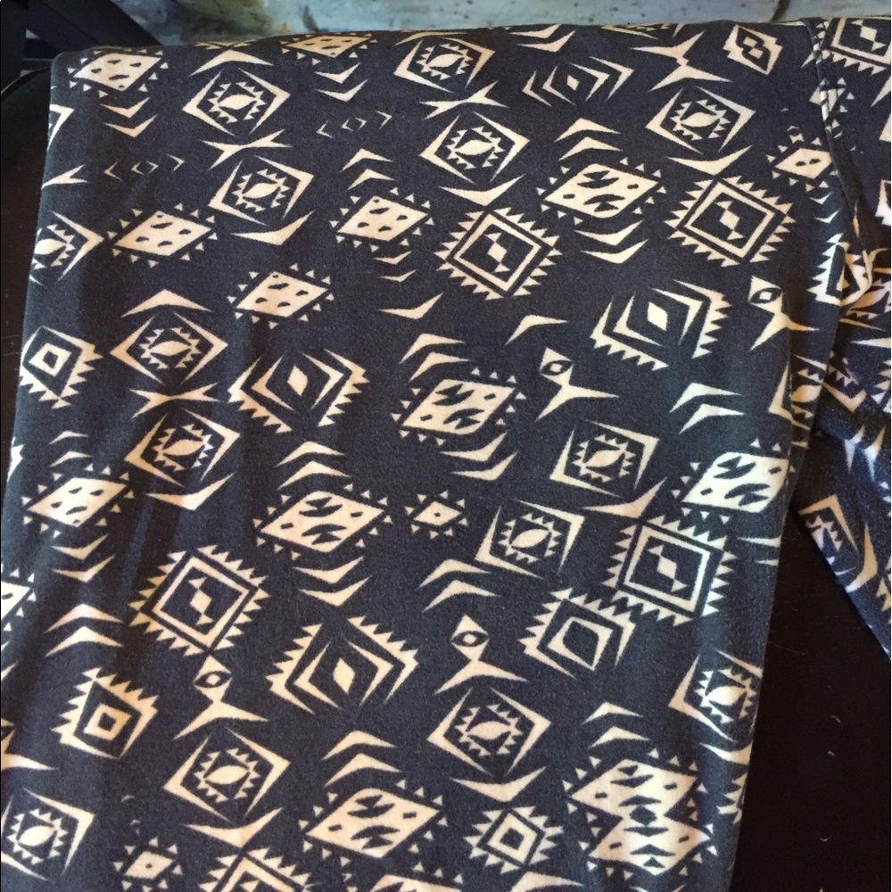 Gray and cream LulaRoe leggings