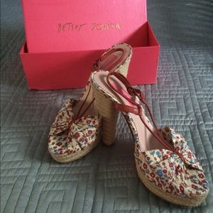Betsy Johnson High heels Size 8 1/2