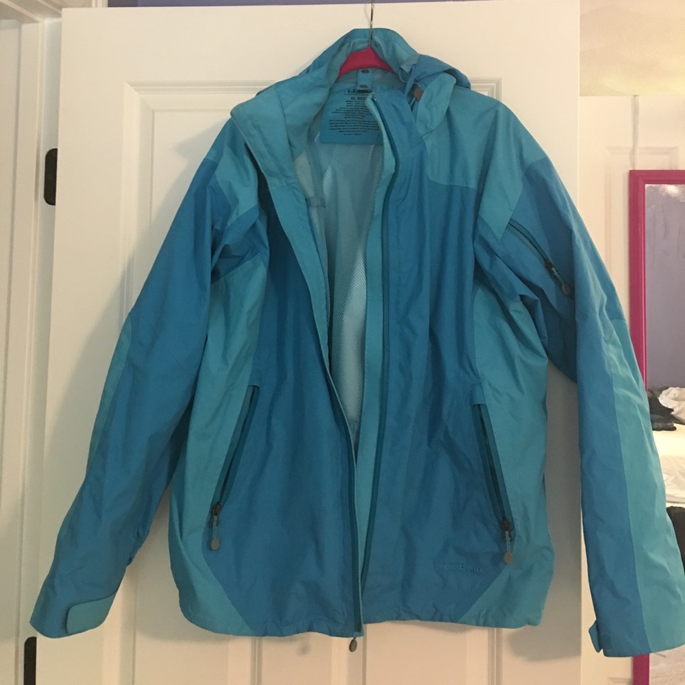 LL bean rain jacket size XL