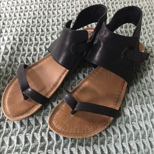 Black leather Merrell sandals. Size 9.