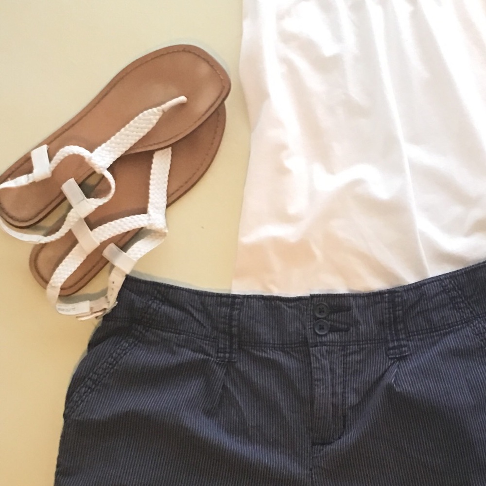 Size 8 White thong sandals!