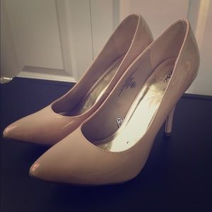 💥SALE💥Women's Mossimo Nude Pumps/Heels Size 8